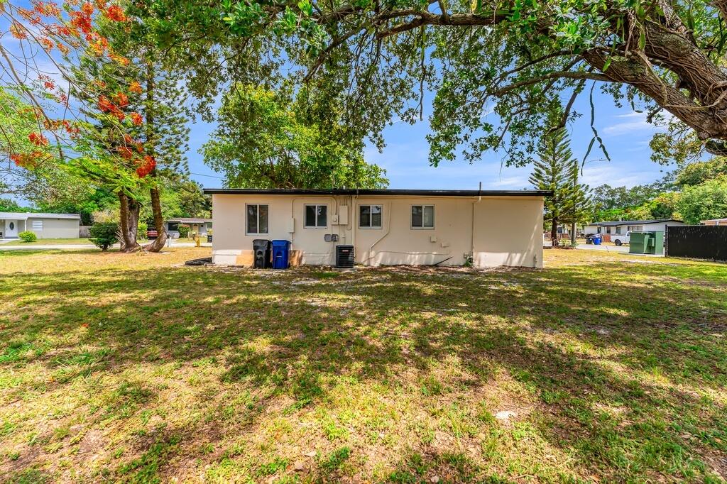 LAUDERDALE MANORS AMD PLAT - Residential