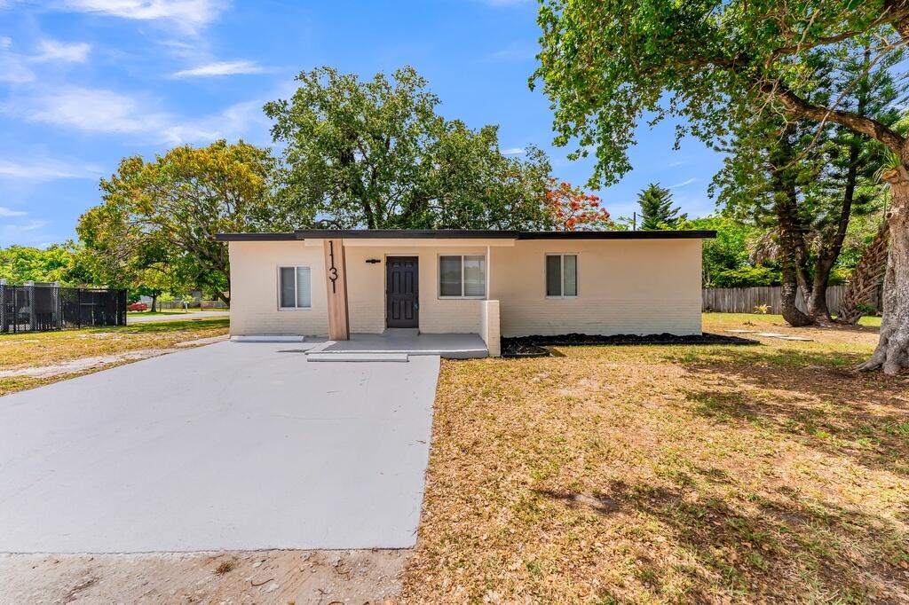 LAUDERDALE MANORS AMD PLAT - Residential