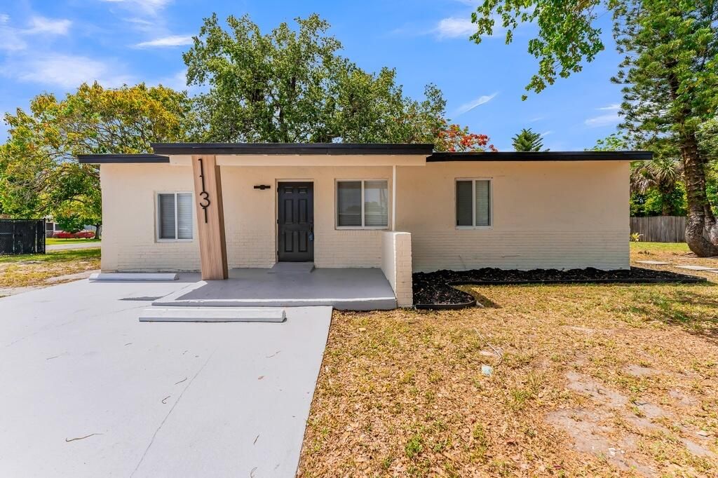 Photo of 1131 NW 18th Avenue, Fort Lauderdale, FL 33311 (MLS # B26033947)