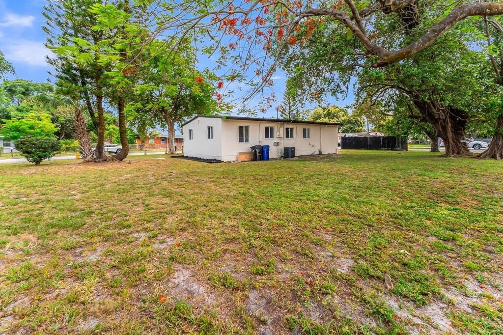 LAUDERDALE MANORS AMD PLAT - Residential