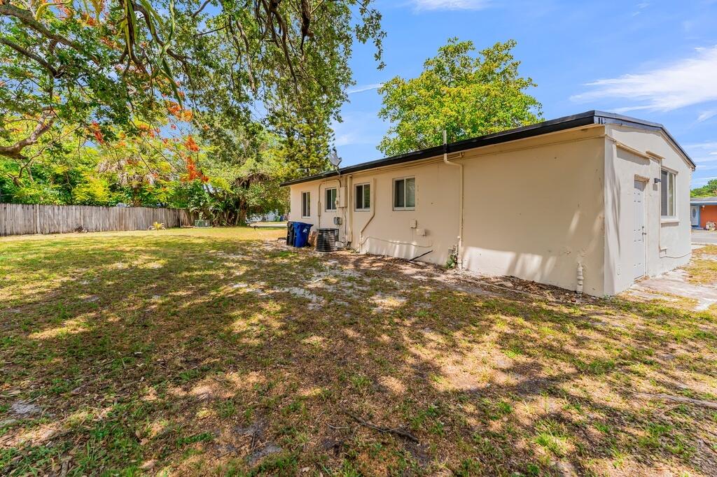 LAUDERDALE MANORS AMD PLAT - Residential