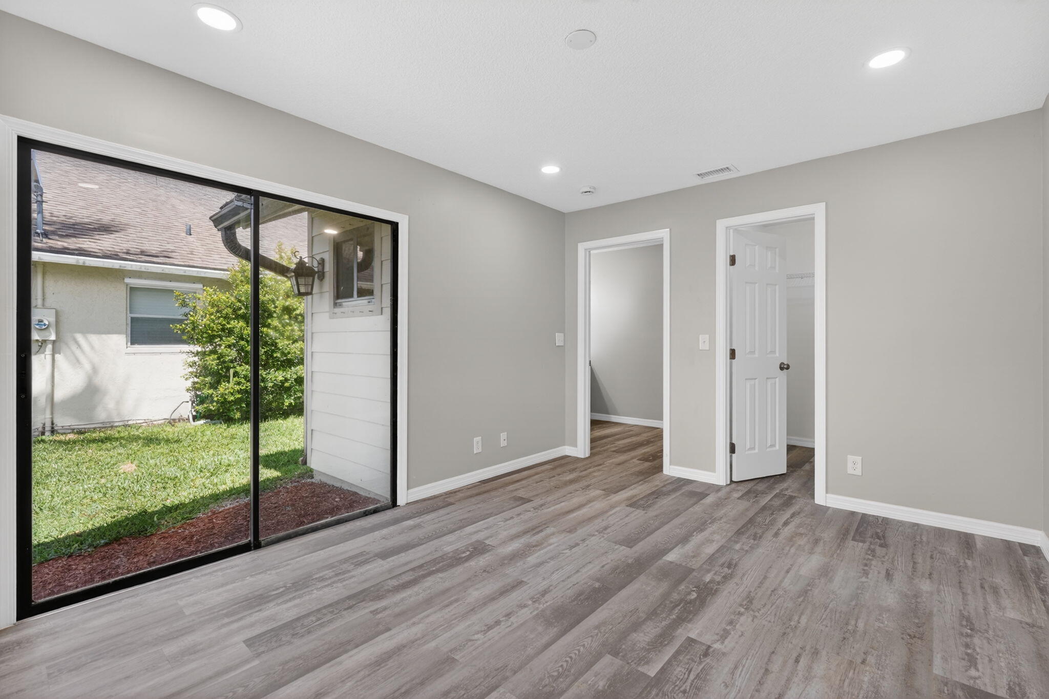 NORTH PALM BEACH HEIGHTS - Residential