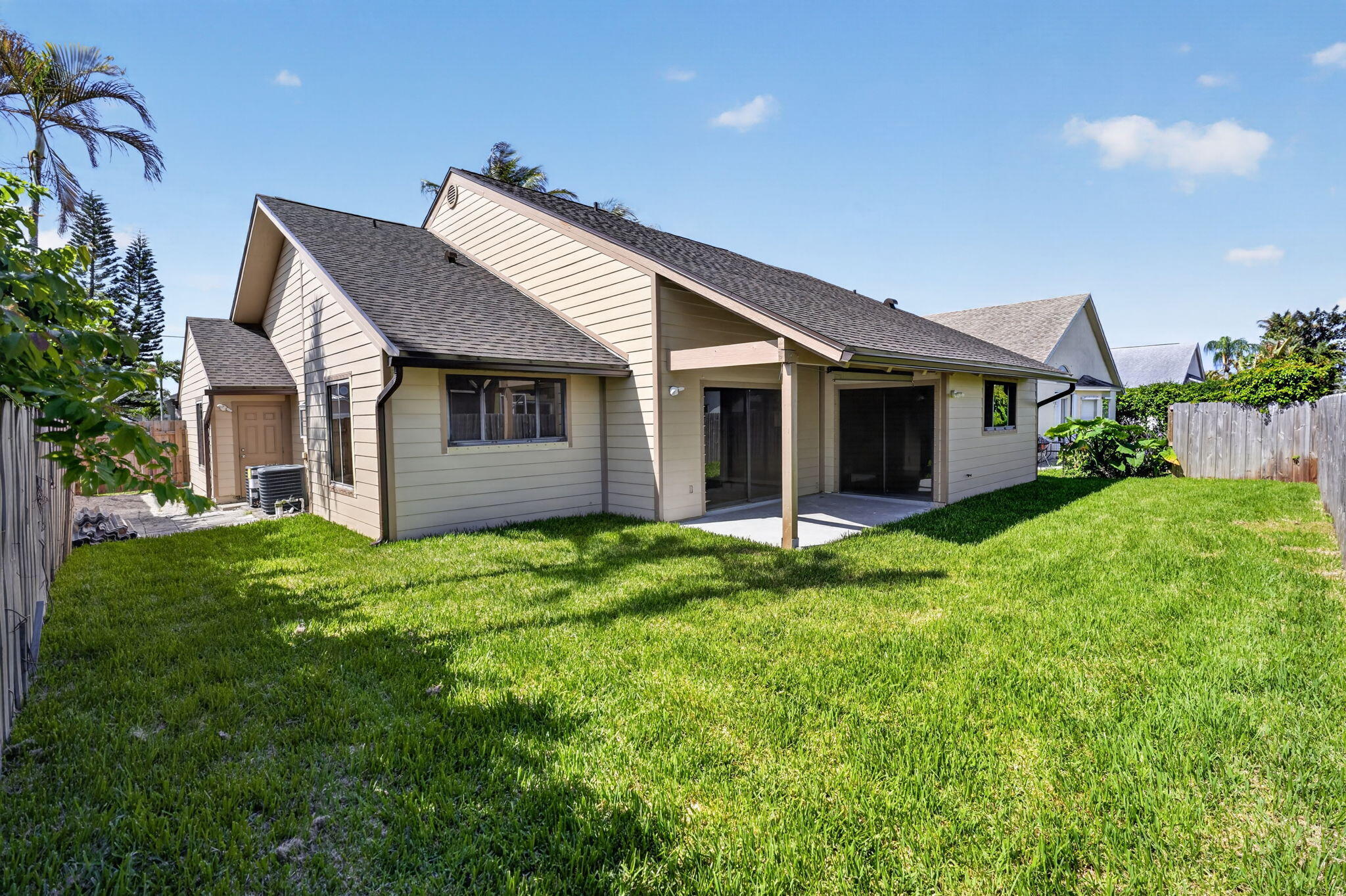 NORTH PALM BEACH HEIGHTS - Residential