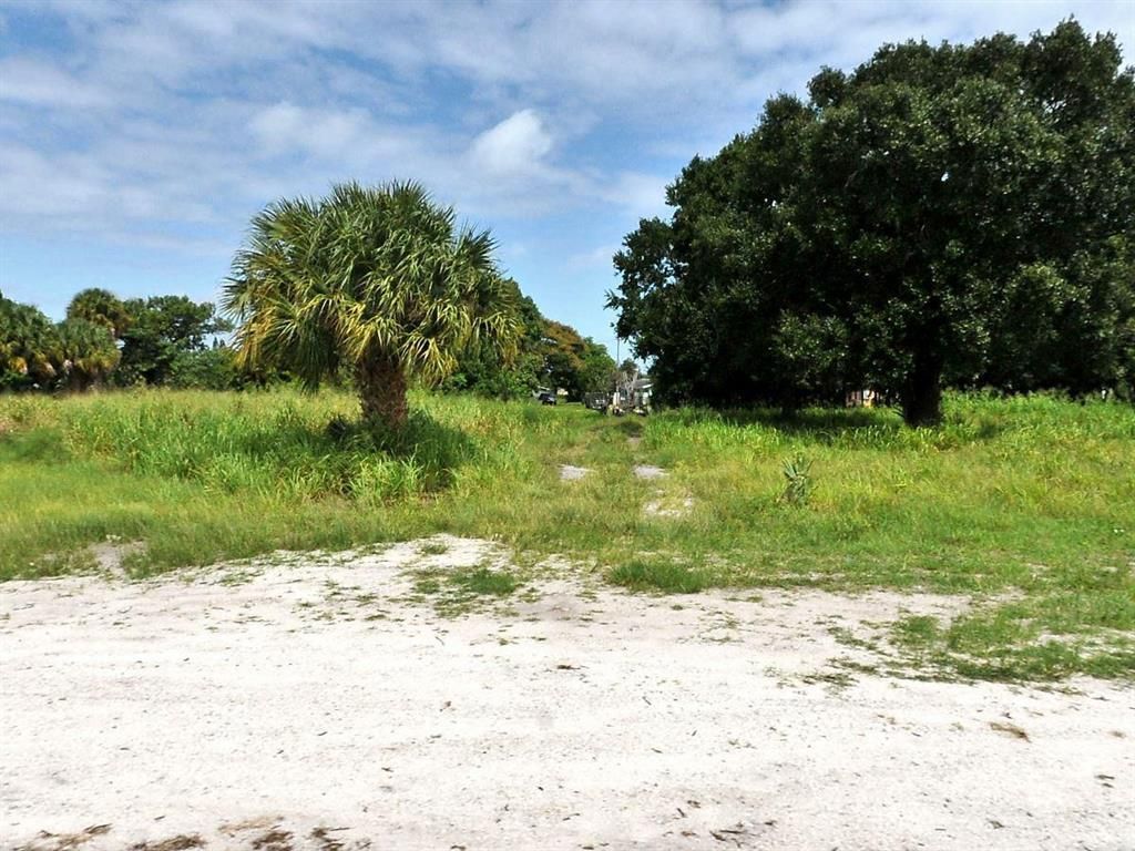 Photo of 1214 Avenue F, Fort Pierce, FL 34950 (MLS # R10874367)