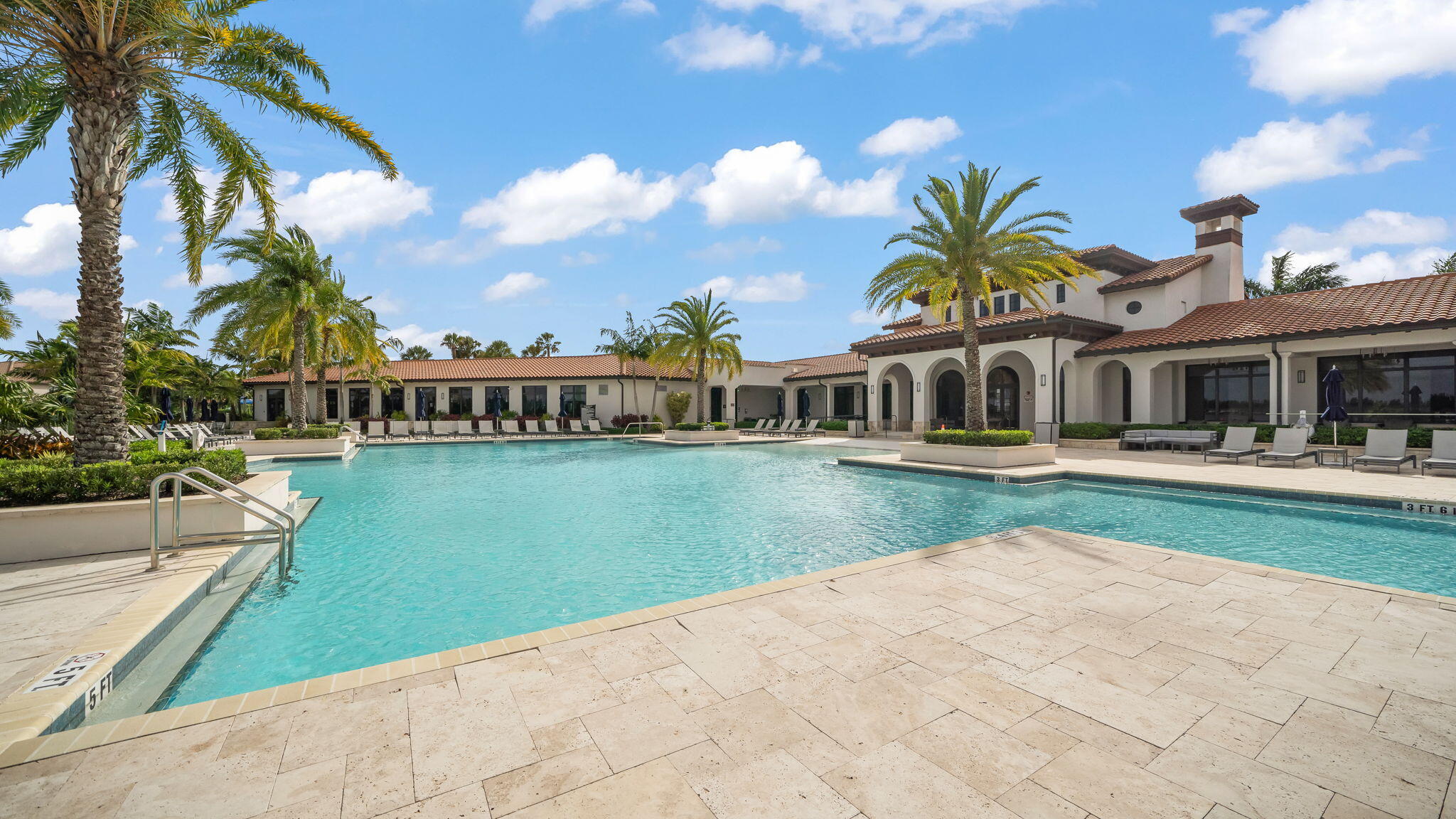 PARKLAND BAY - Residential