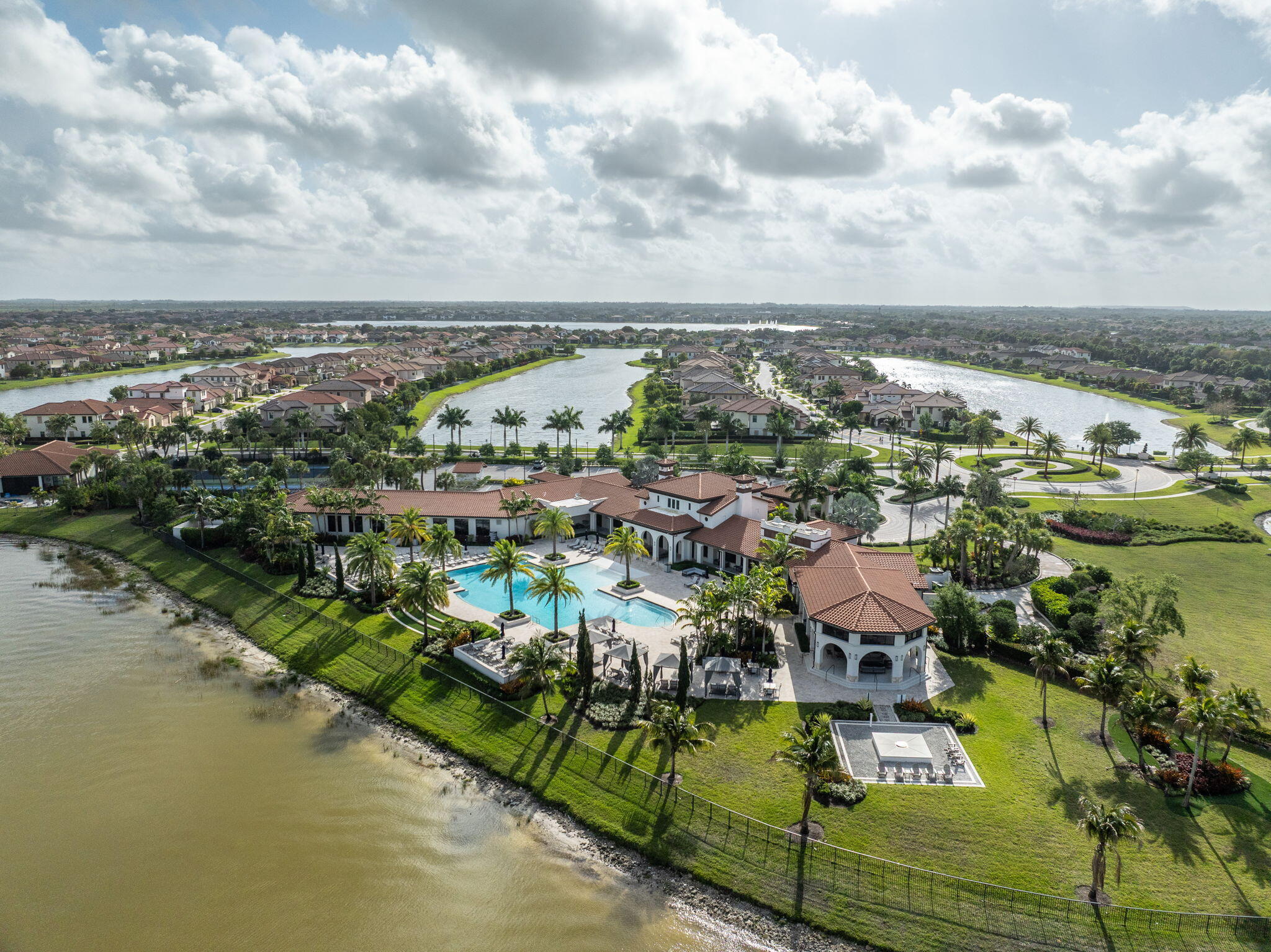 PARKLAND BAY - Residential