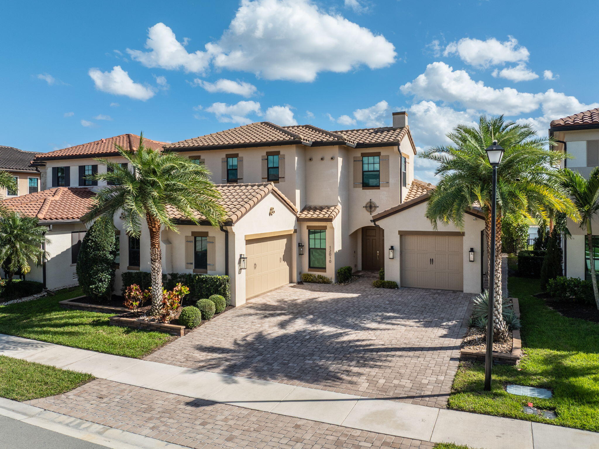 PARKLAND BAY - Residential