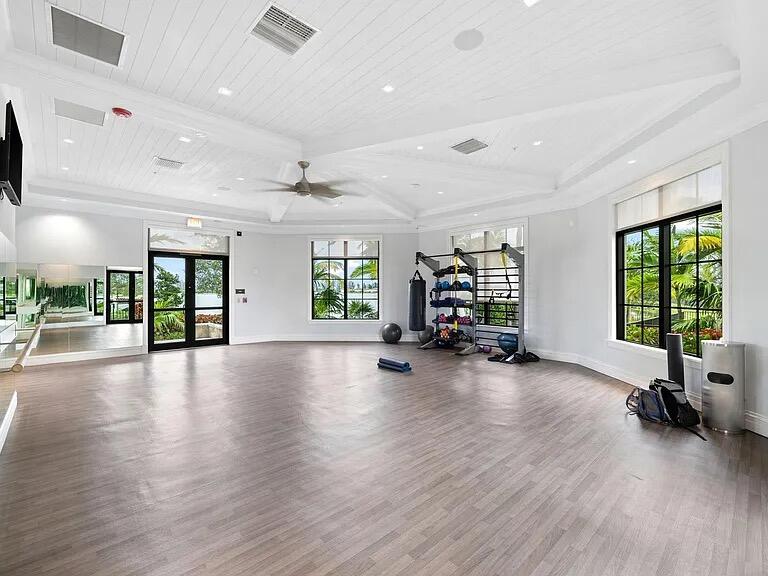 PARKLAND BAY - Residential