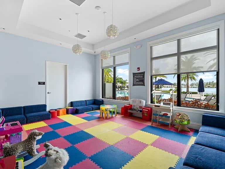 PARKLAND BAY - Residential