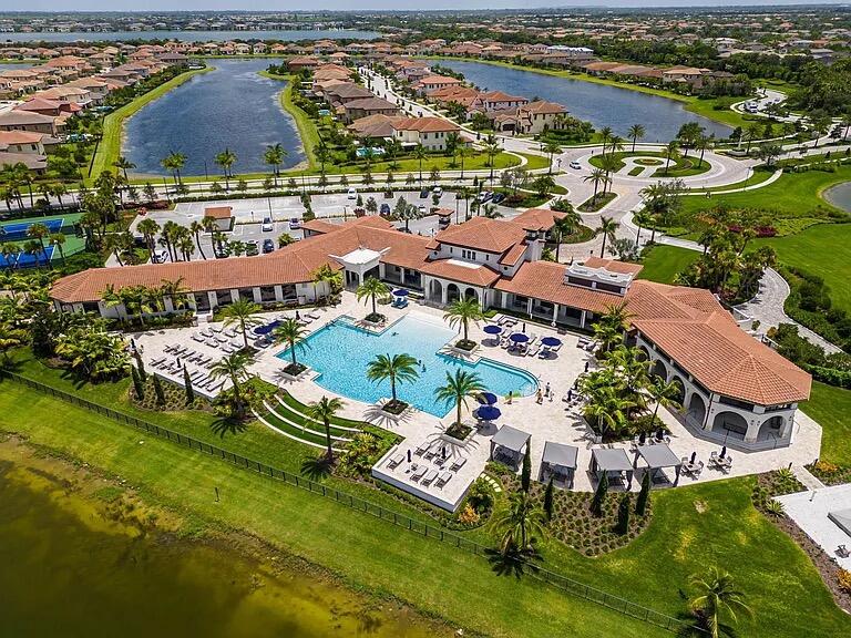 PARKLAND BAY - Residential