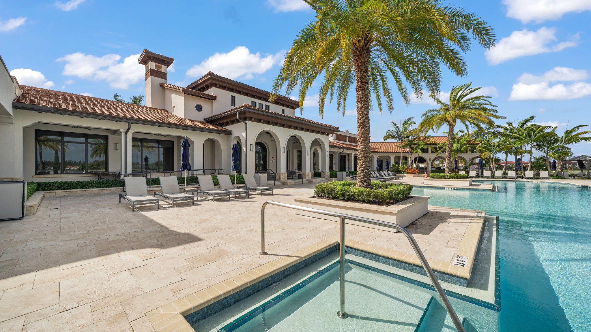 PARKLAND BAY - Residential