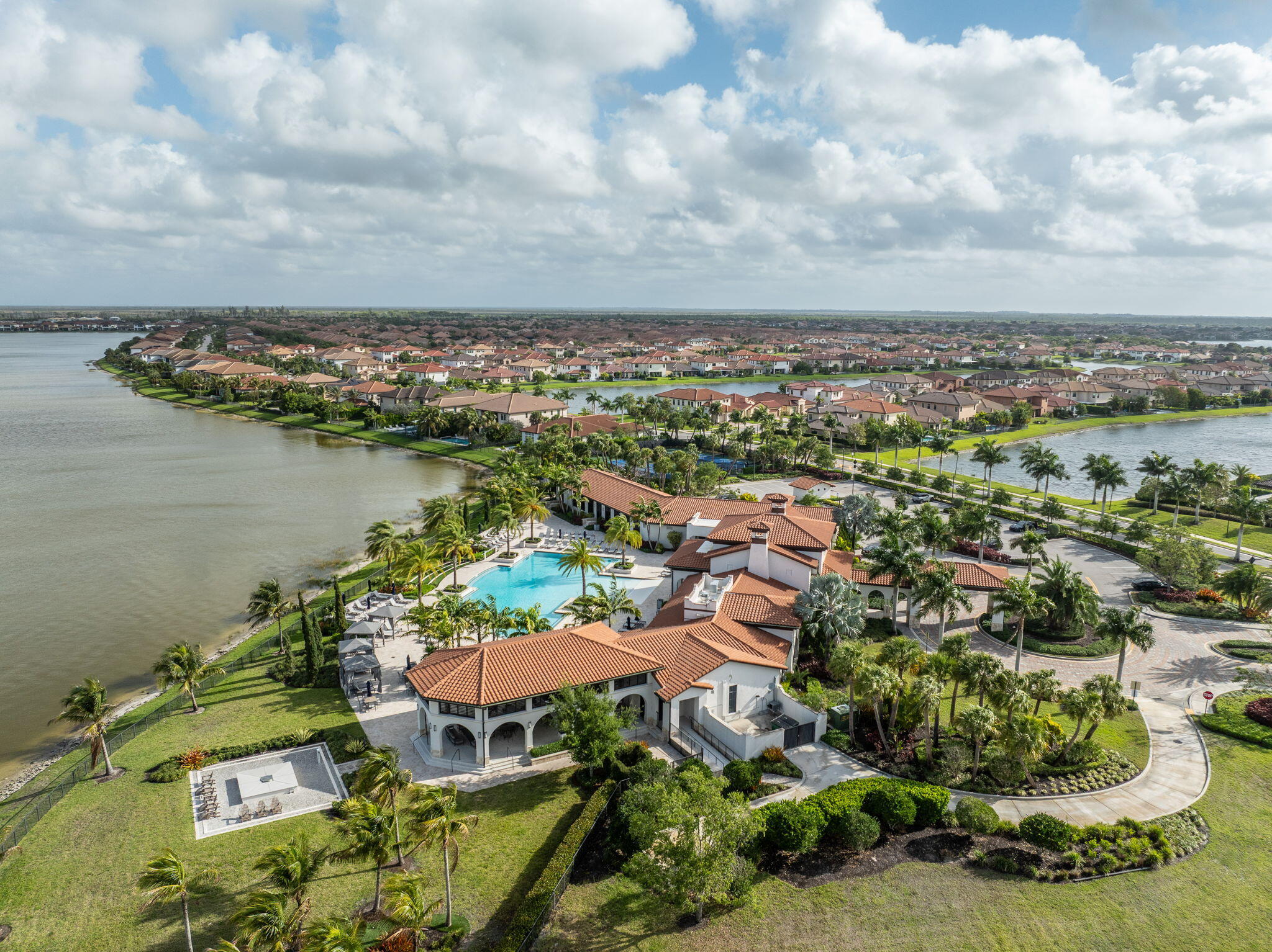 PARKLAND BAY - Residential
