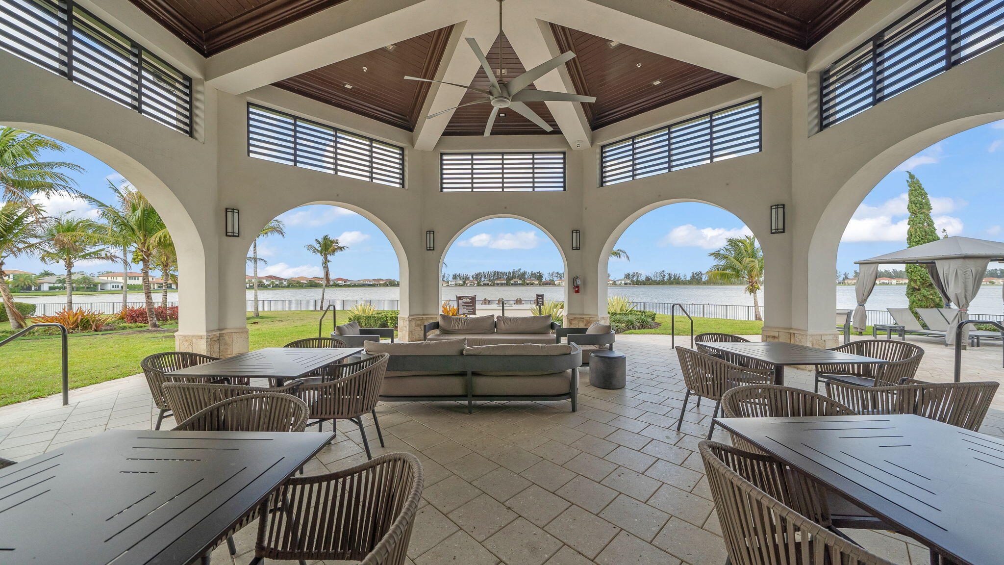 PARKLAND BAY - Residential