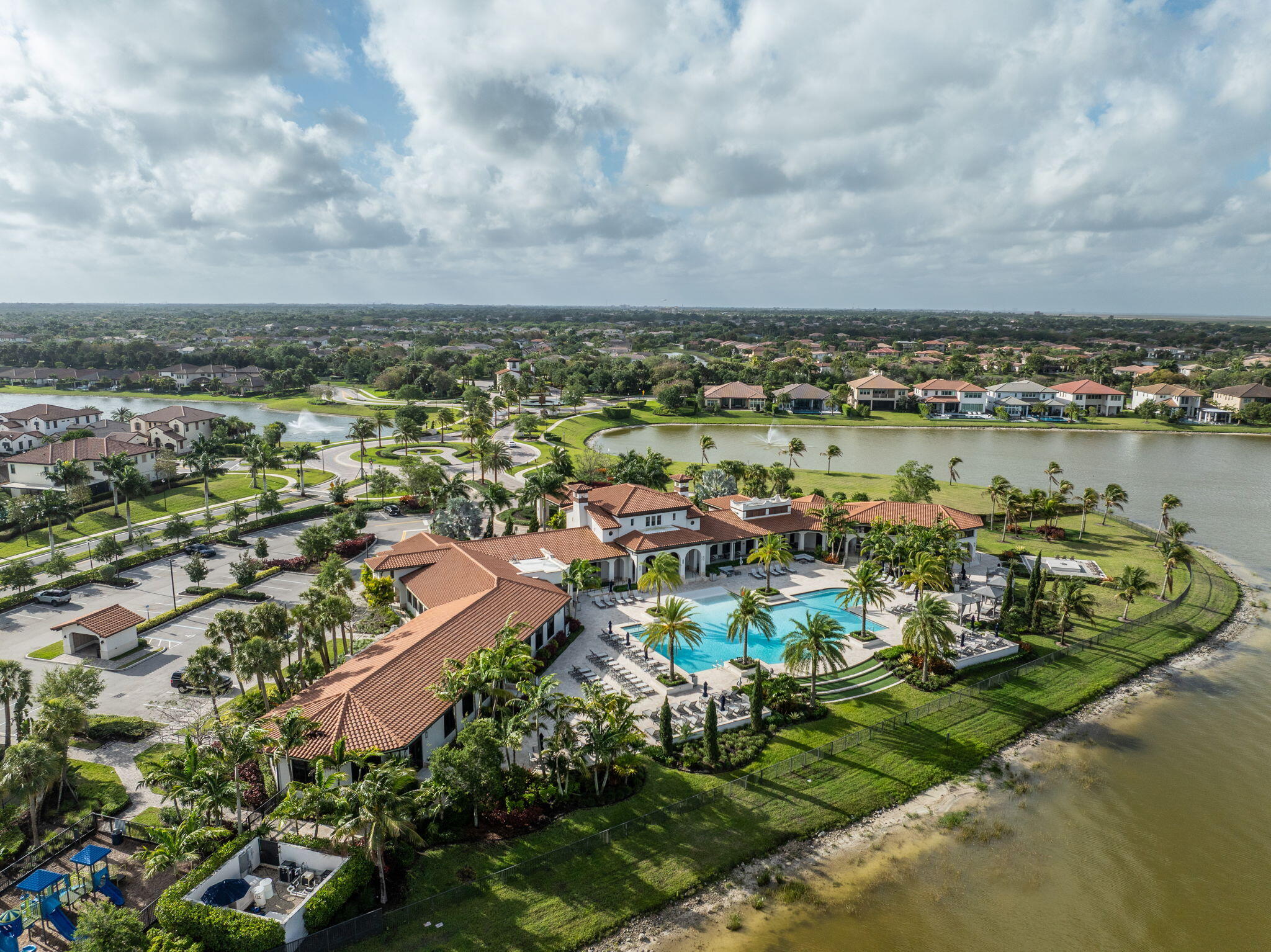 PARKLAND BAY - Residential