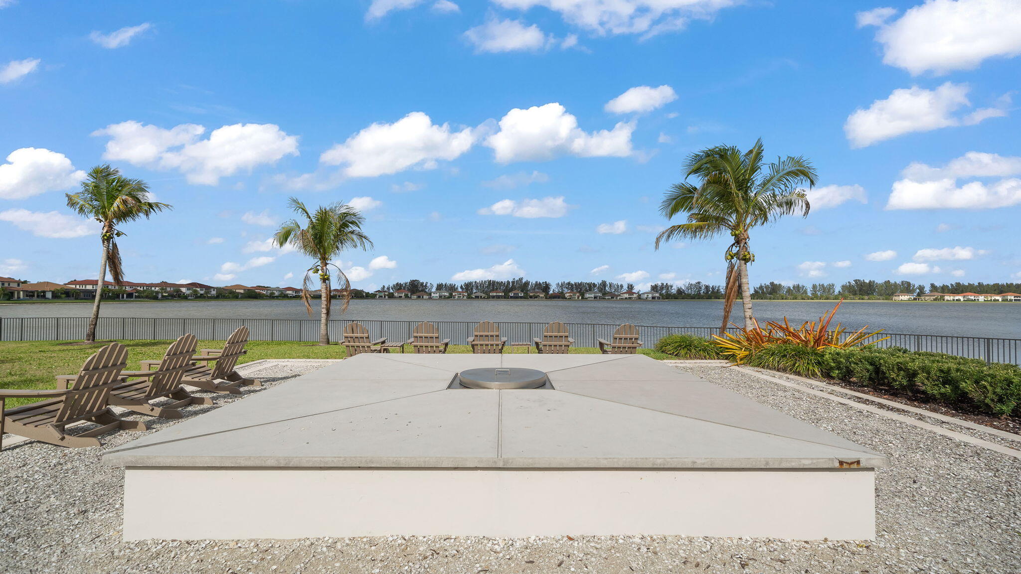 PARKLAND BAY - Residential