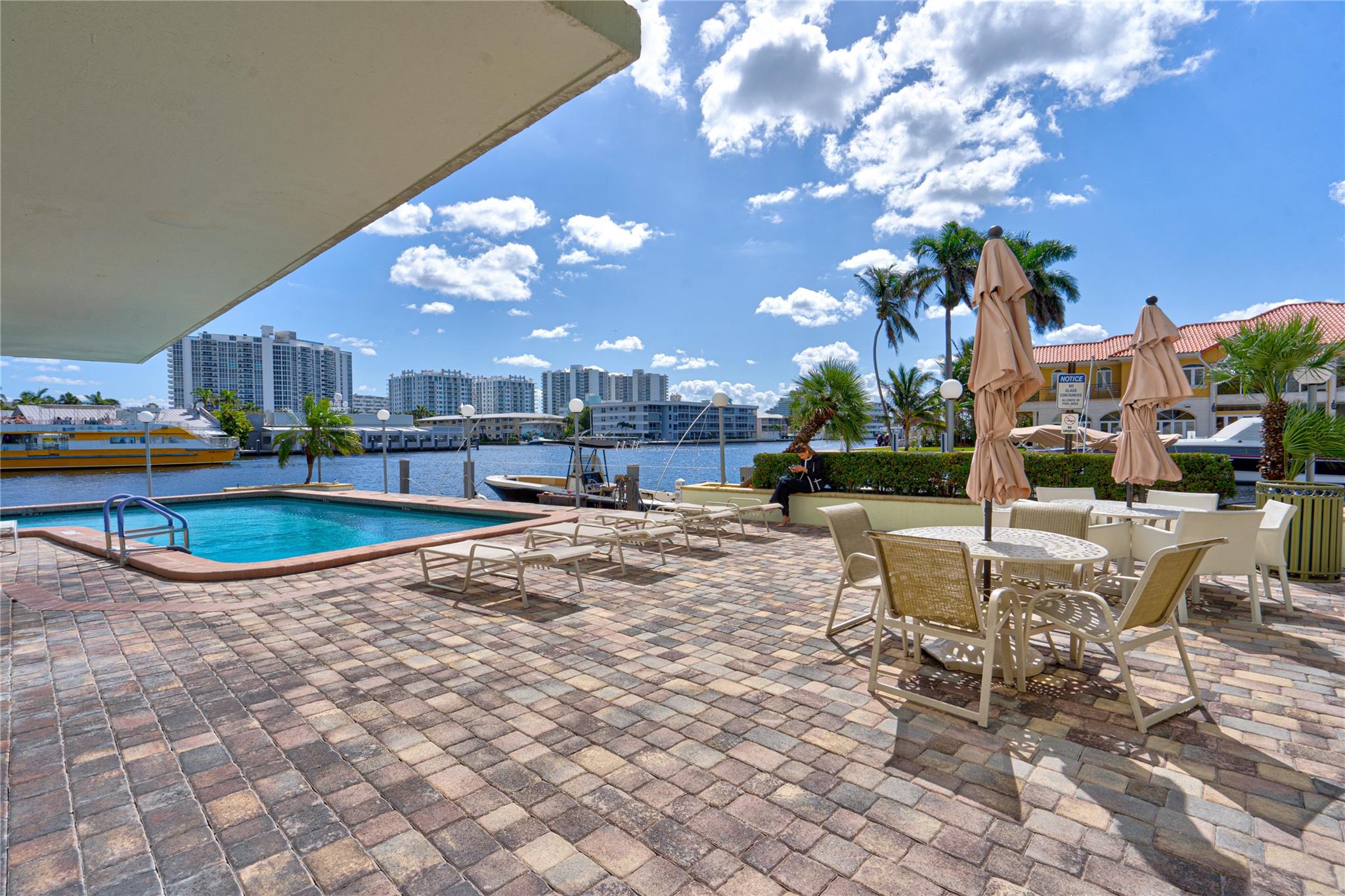 2900 NE 30th St 3-B