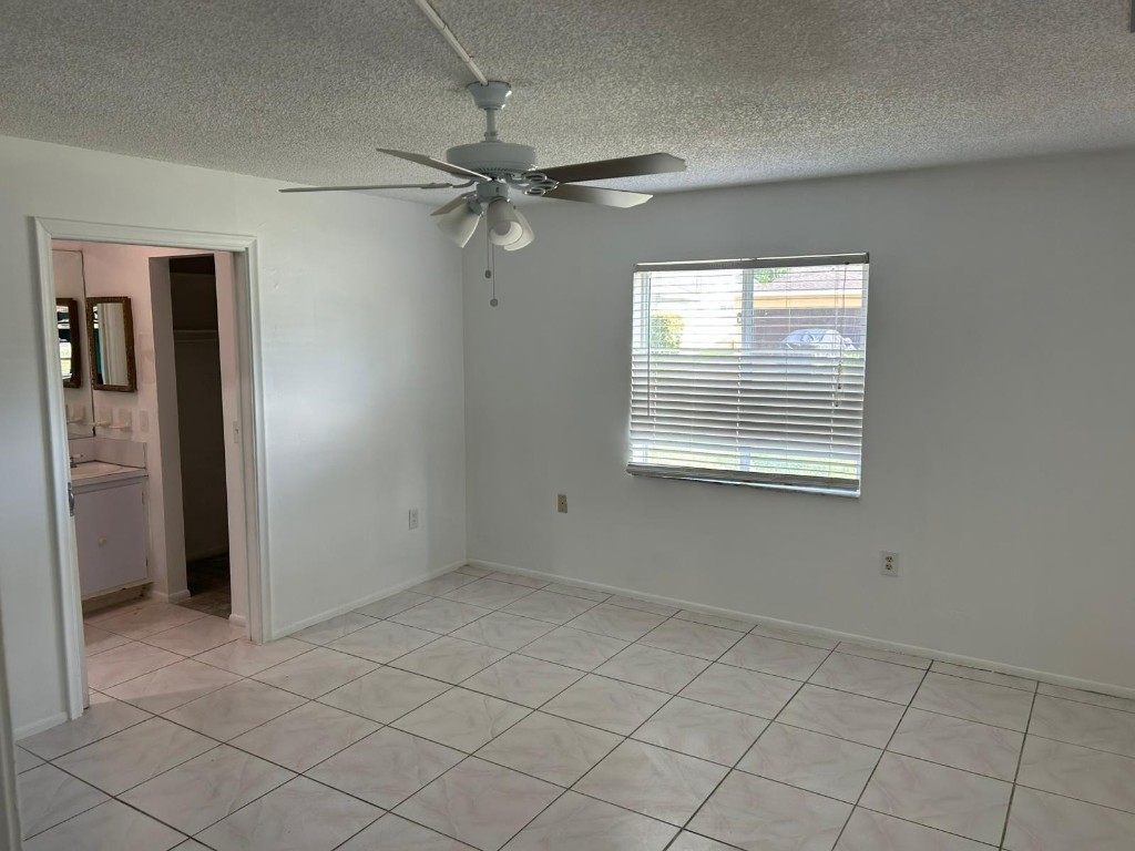 The Knolls Sec 5 92-31 B - Residential