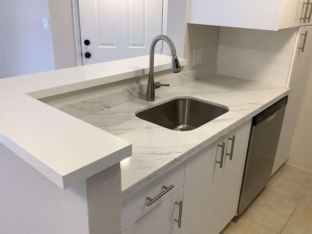 Photo of 2926 S University Drive #6104, Davie, FL 33328 (MLS # F10521153)