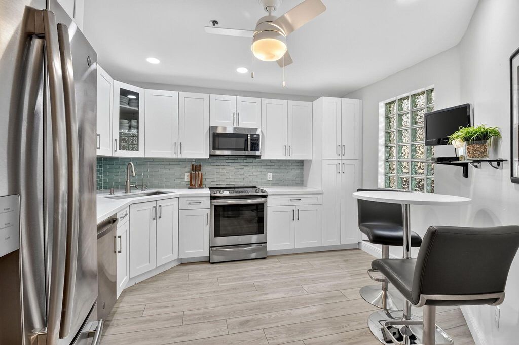 Photo of 5099 Splendido Court #J, Boynton Beach, FL 33437 (MLS # R11118769)