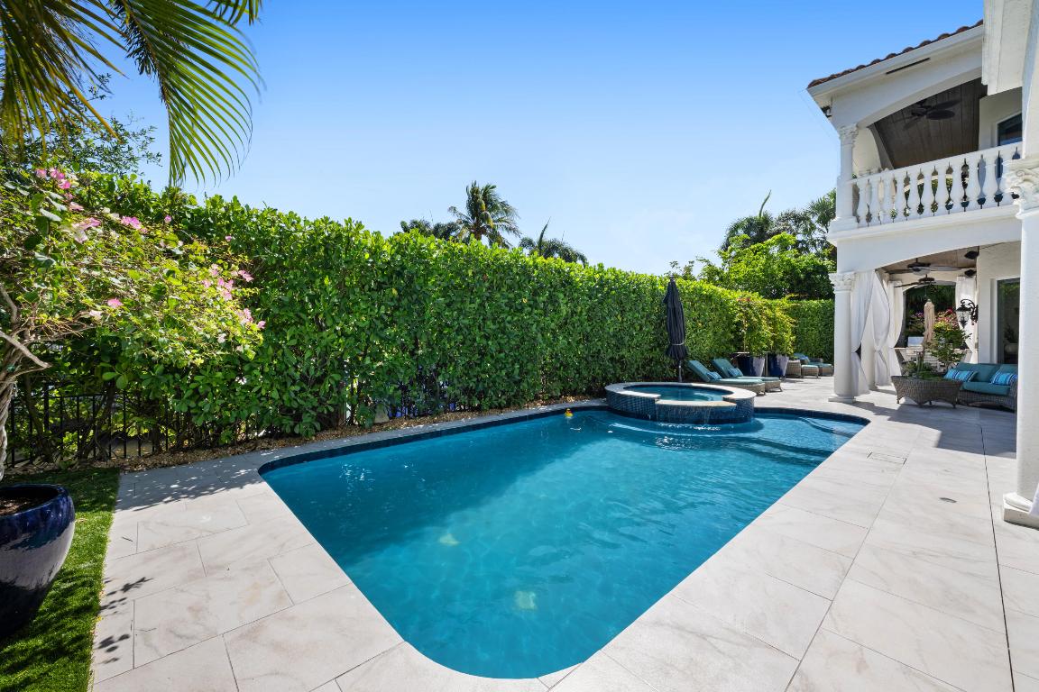 BOCA HARBOUR - Residential