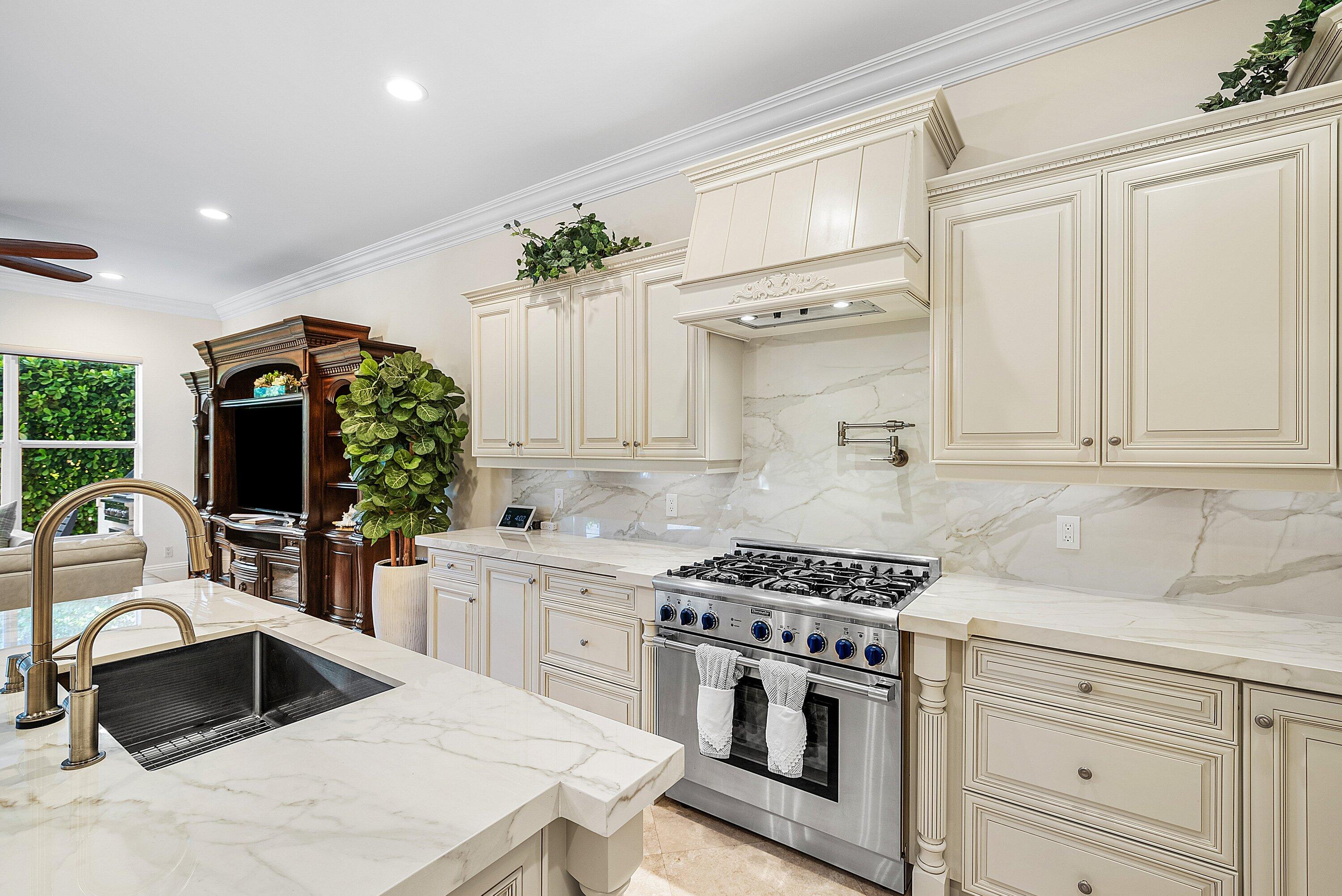 BOCA HARBOUR - Residential