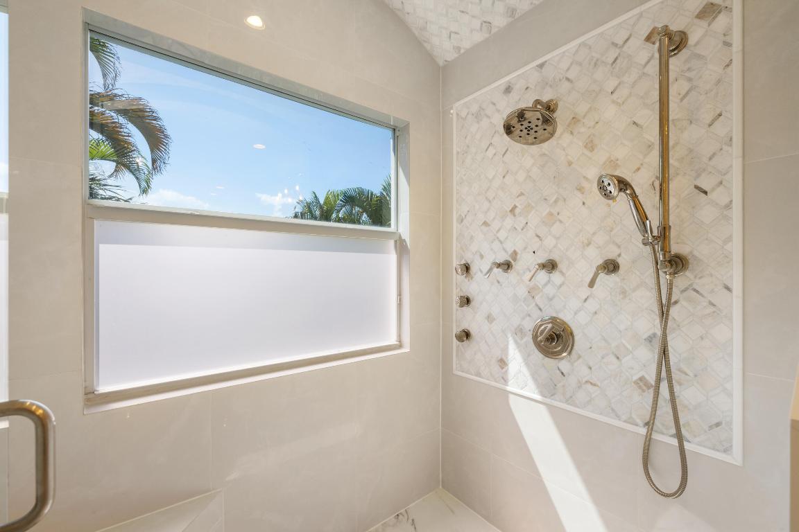 BOCA HARBOUR - Residential