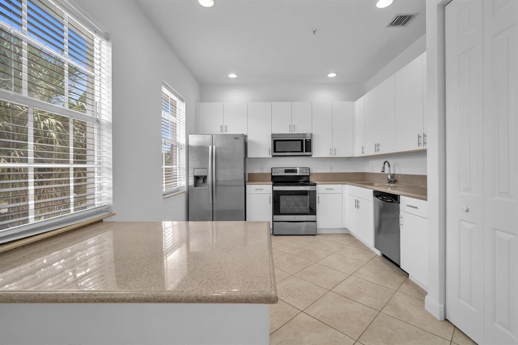 Lakeside Village Of Davie - Residential Lease