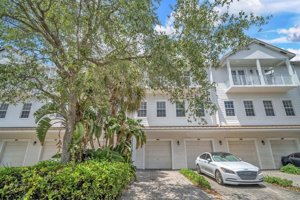 Photo of 6967 Lakeside Circle #220, Davie, FL 33314 (MLS # F10527028)