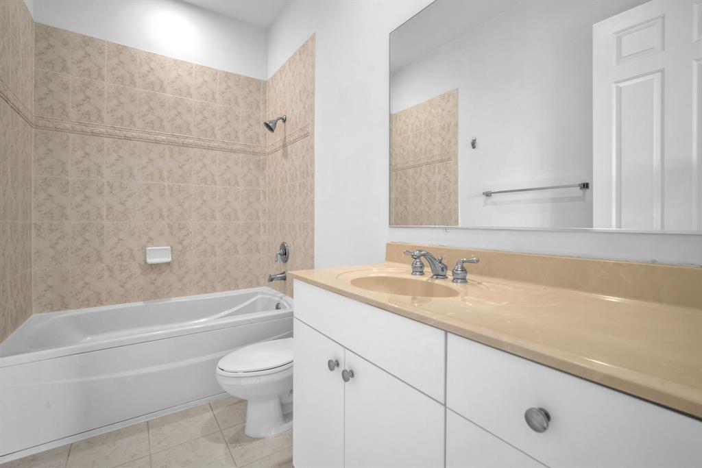 Lakeside Village Of Davie - Residential Lease