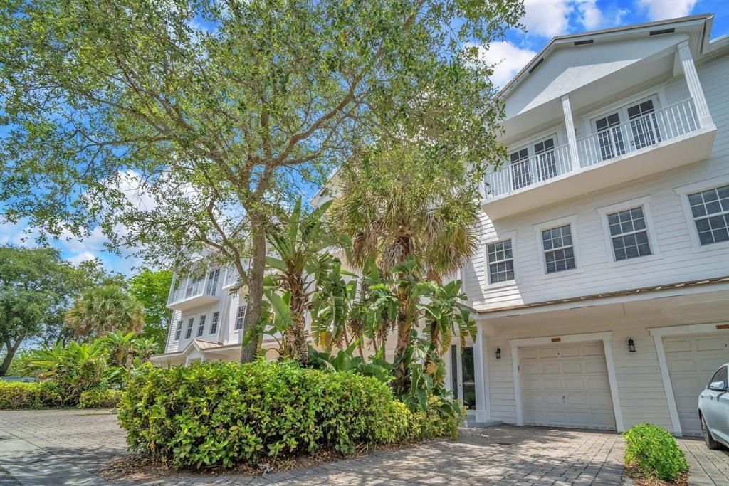 Photo of 6967 Lakeside Circle #220, Davie, FL 33314 (MLS # F10527028)