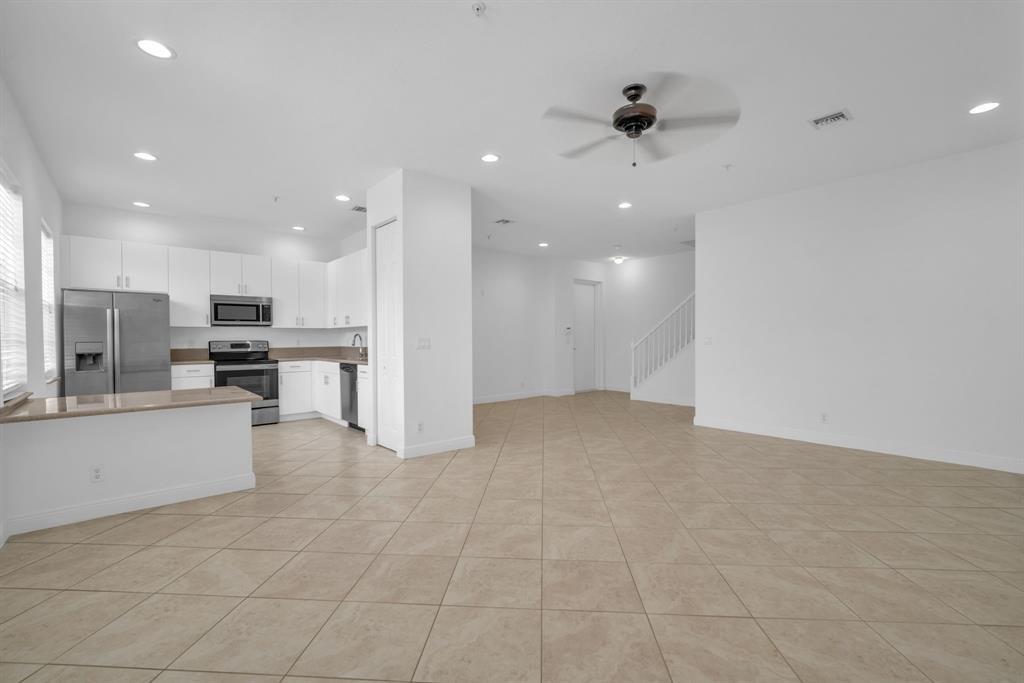 Lakeside Village Of Davie - Residential Lease