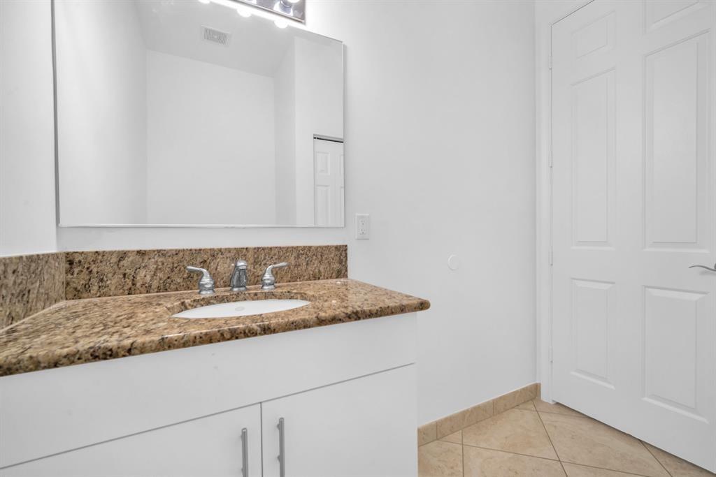 Lakeside Village Of Davie - Residential Lease
