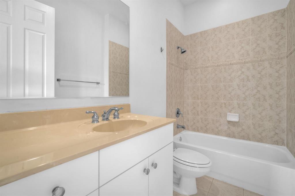 Lakeside Village Of Davie - Residential Lease