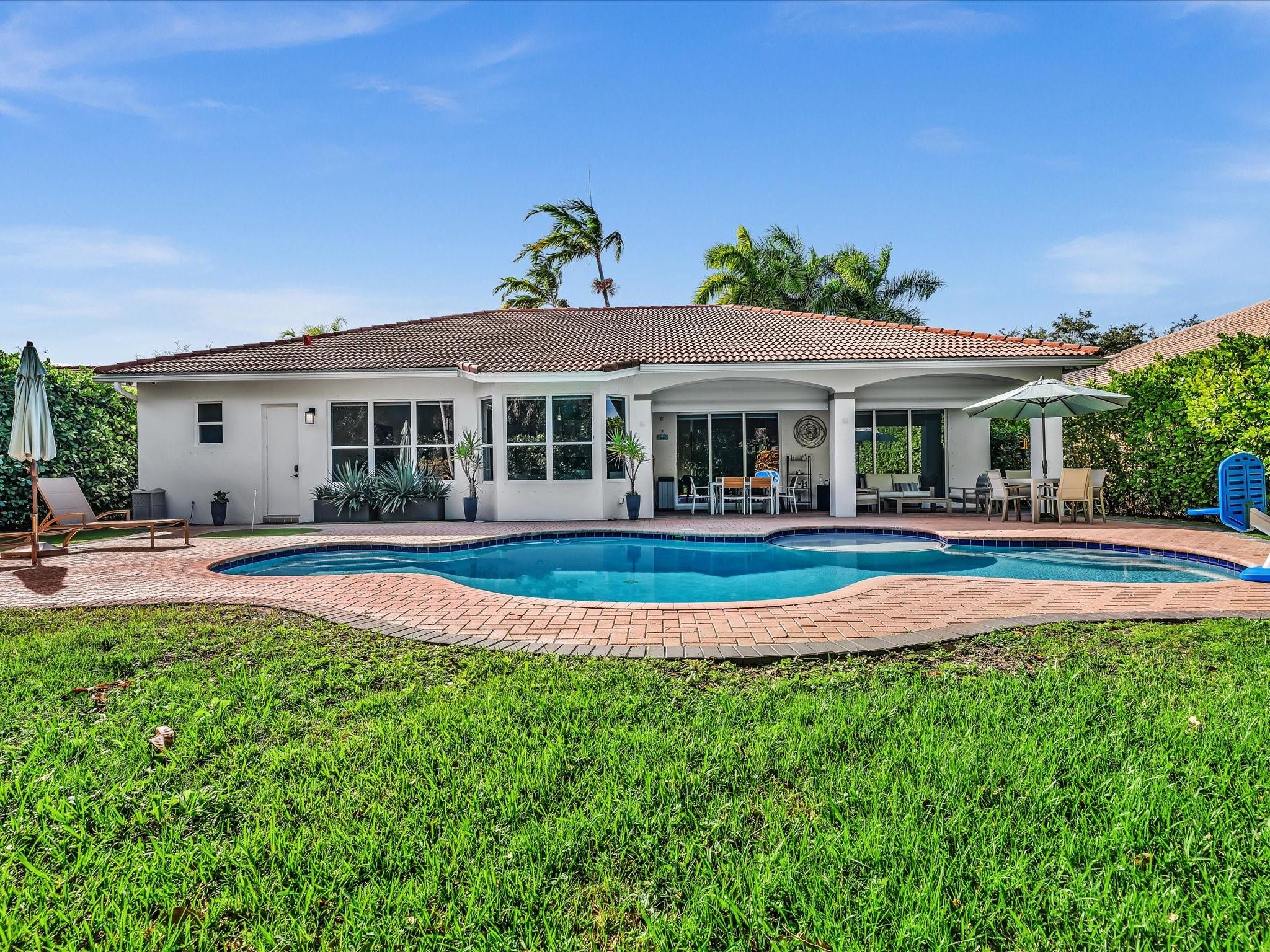 Pasadena At Pembroke Shore - Residential