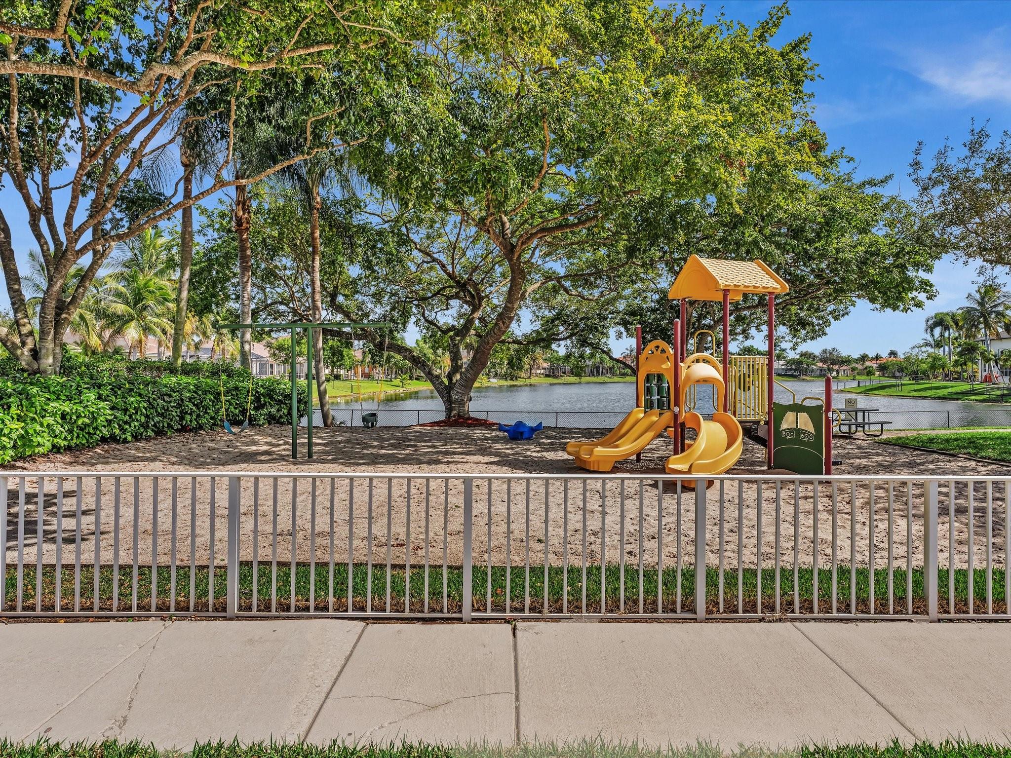 Pasadena At Pembroke Shore - Residential