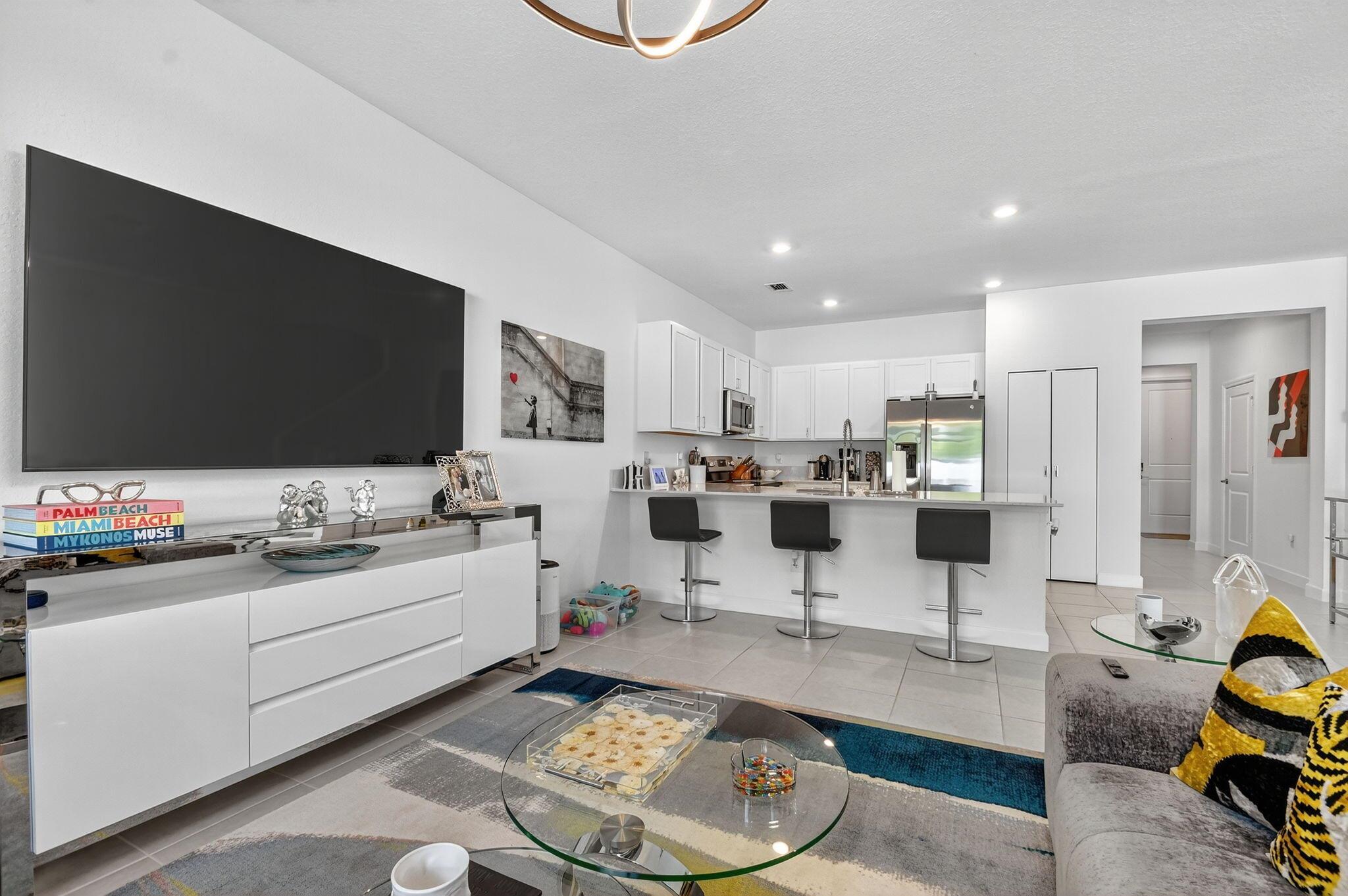 LAKESHORE AT THE FOUNTAIN - Residential