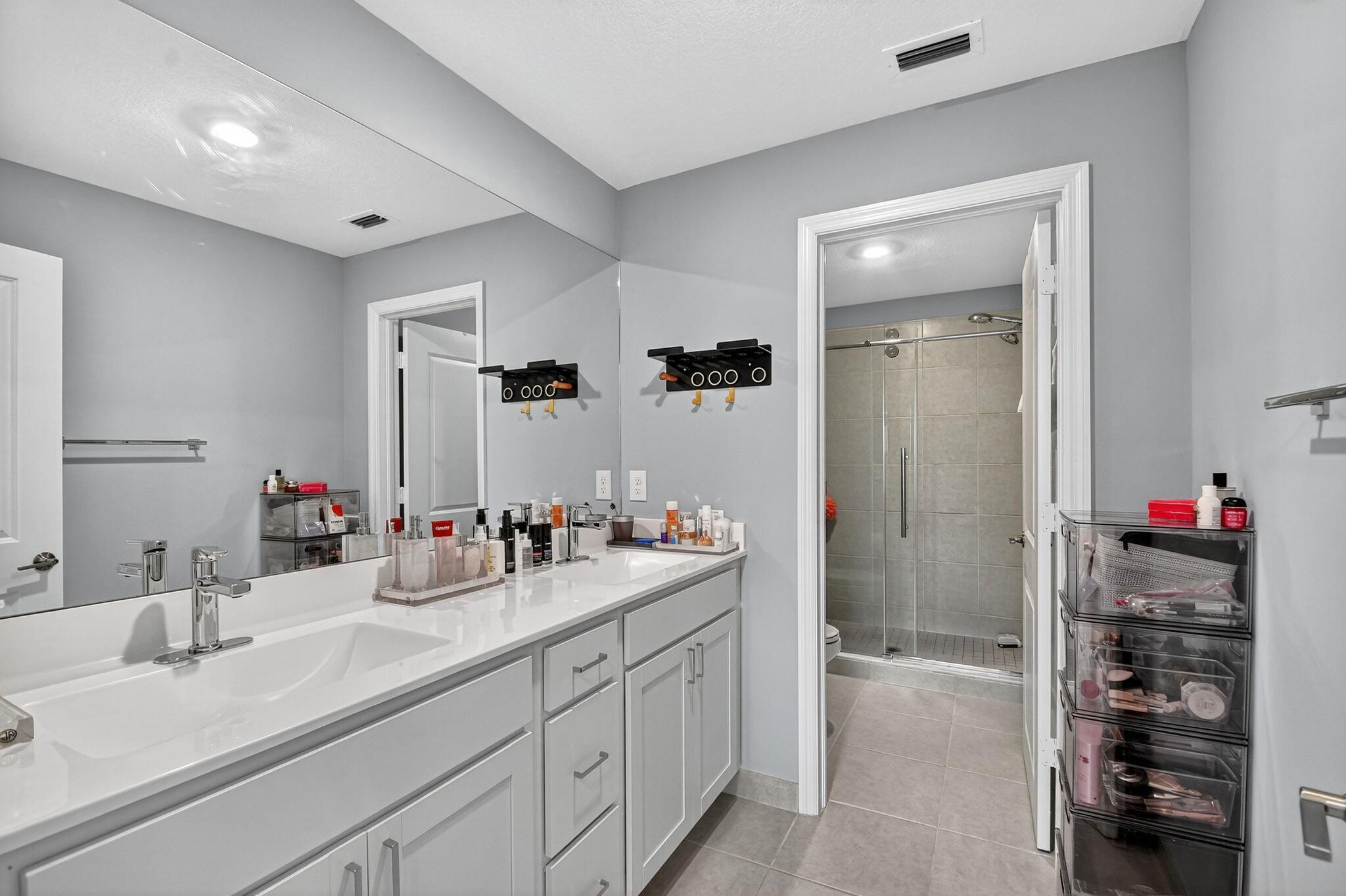 LAKESHORE AT THE FOUNTAIN - Residential