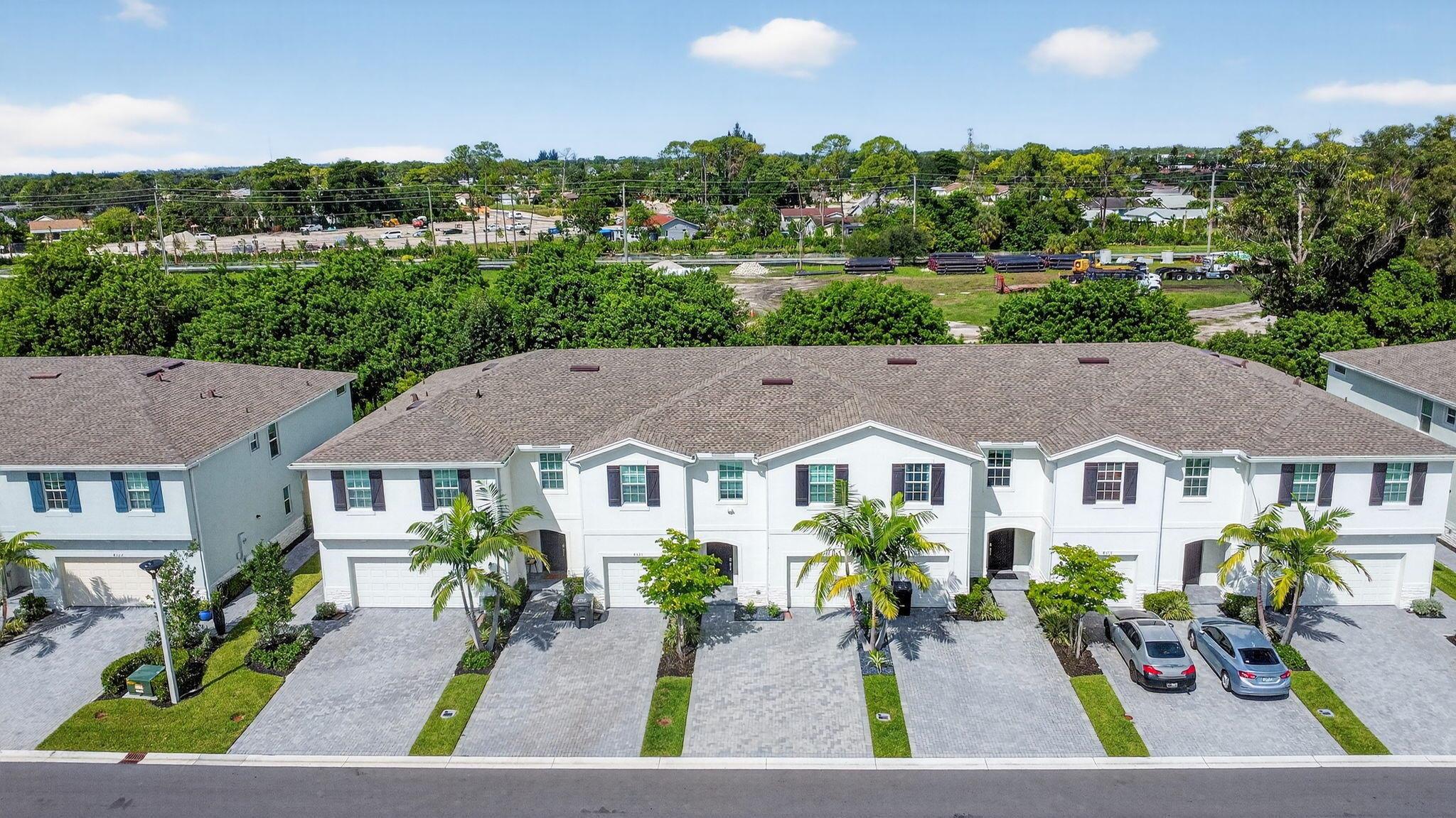 LAKESHORE AT THE FOUNTAIN - Residential