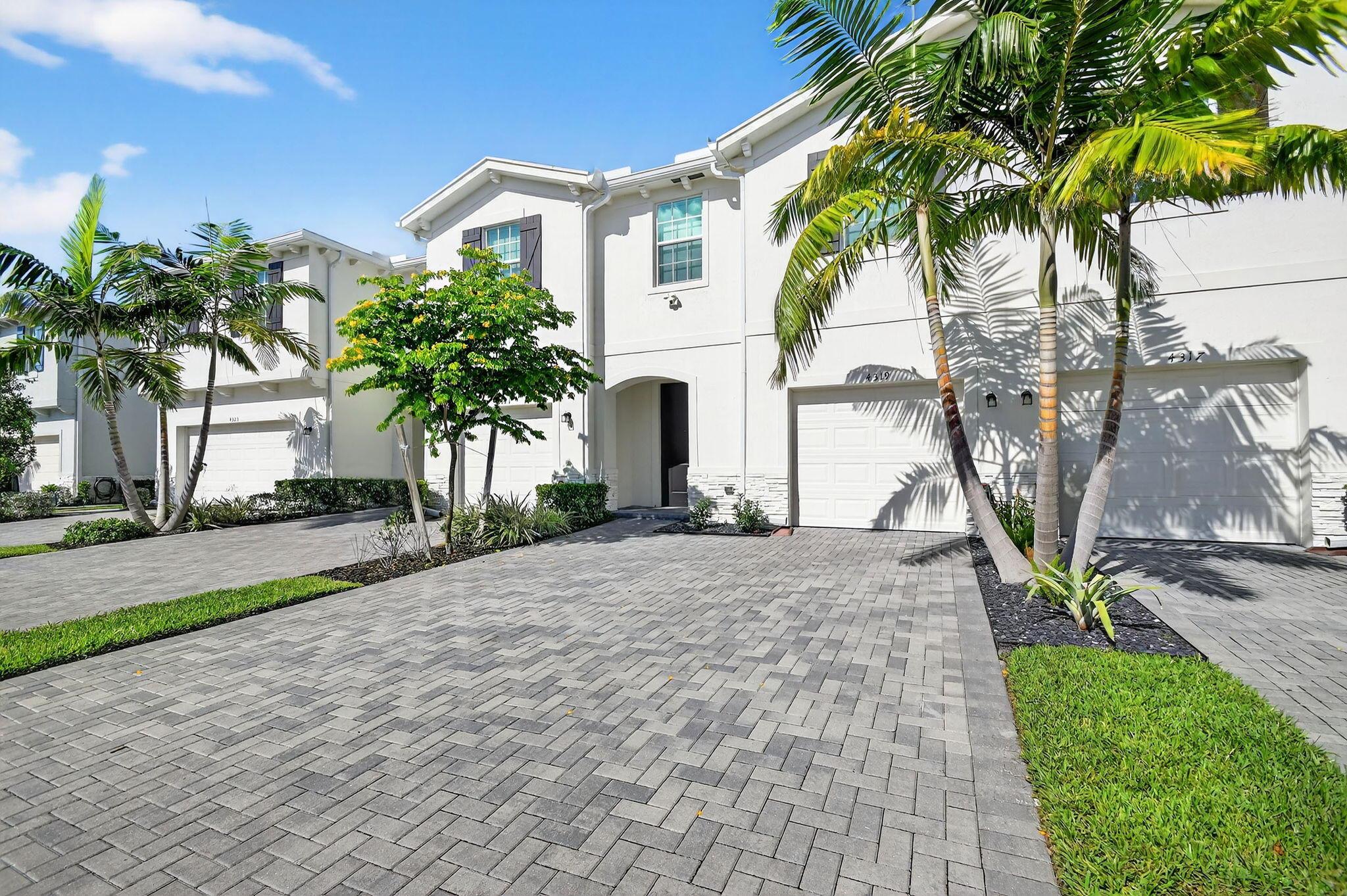 4319 Hammock Grove Drive