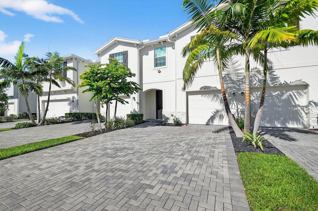 Photo of 4319 Hammock Grove Drive, Lake Worth, FL 33467 (MLS # R11135298)