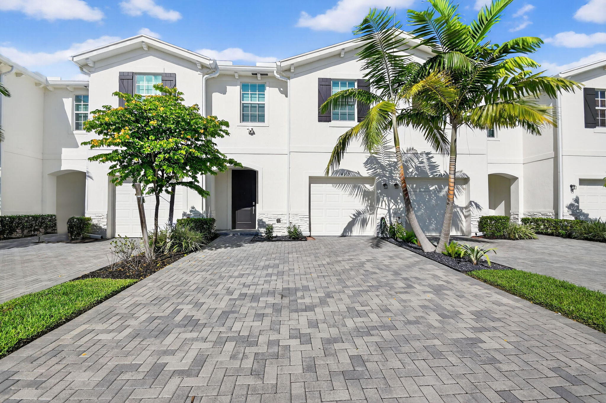 4319 Hammock Grove Drive