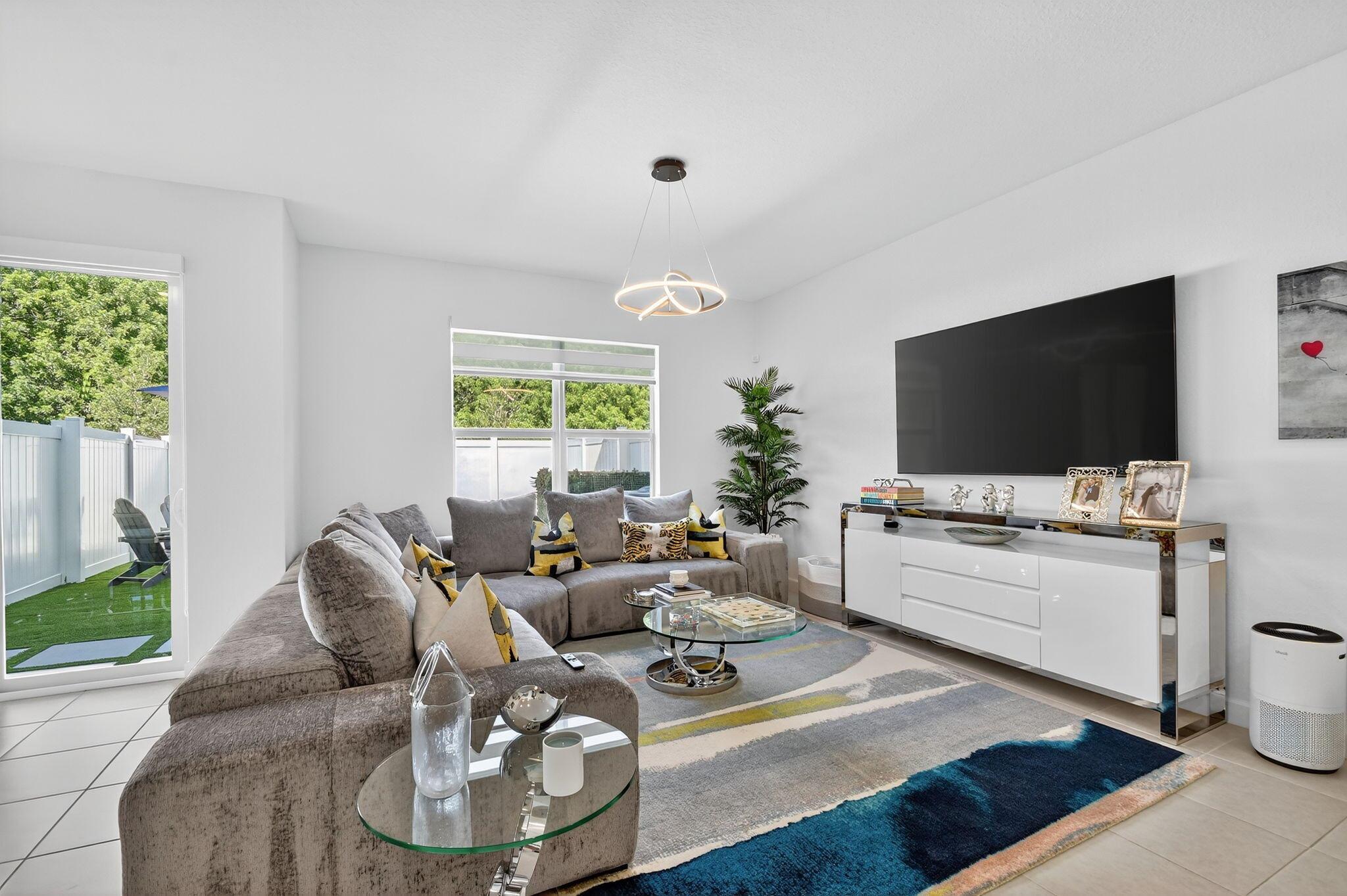 LAKESHORE AT THE FOUNTAIN - Residential
