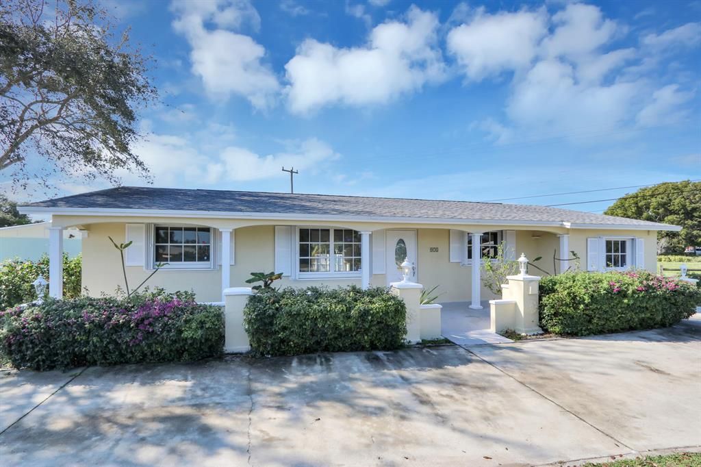 Photo of 975 Lighthouse Drive, North Palm Beach, FL 33408 (MLS # R10712030)