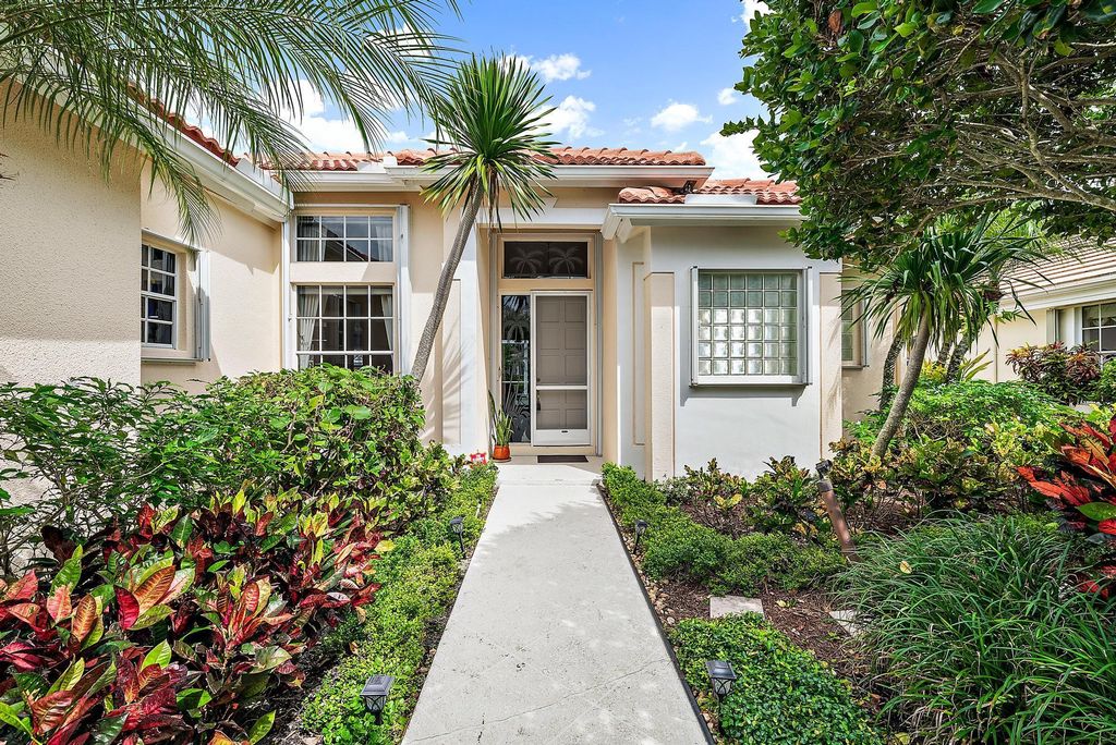Photo of 513 Eagleton Cove Trace, Palm Beach Gardens, FL 33418 (MLS # R10925002)