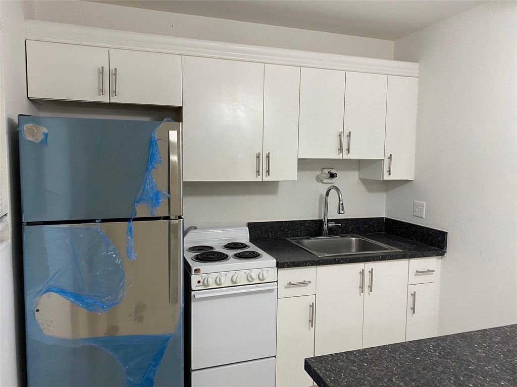 Photo of 316 SW 15th Street #3, Fort Lauderdale, FL 33315 (MLS # F10441065)