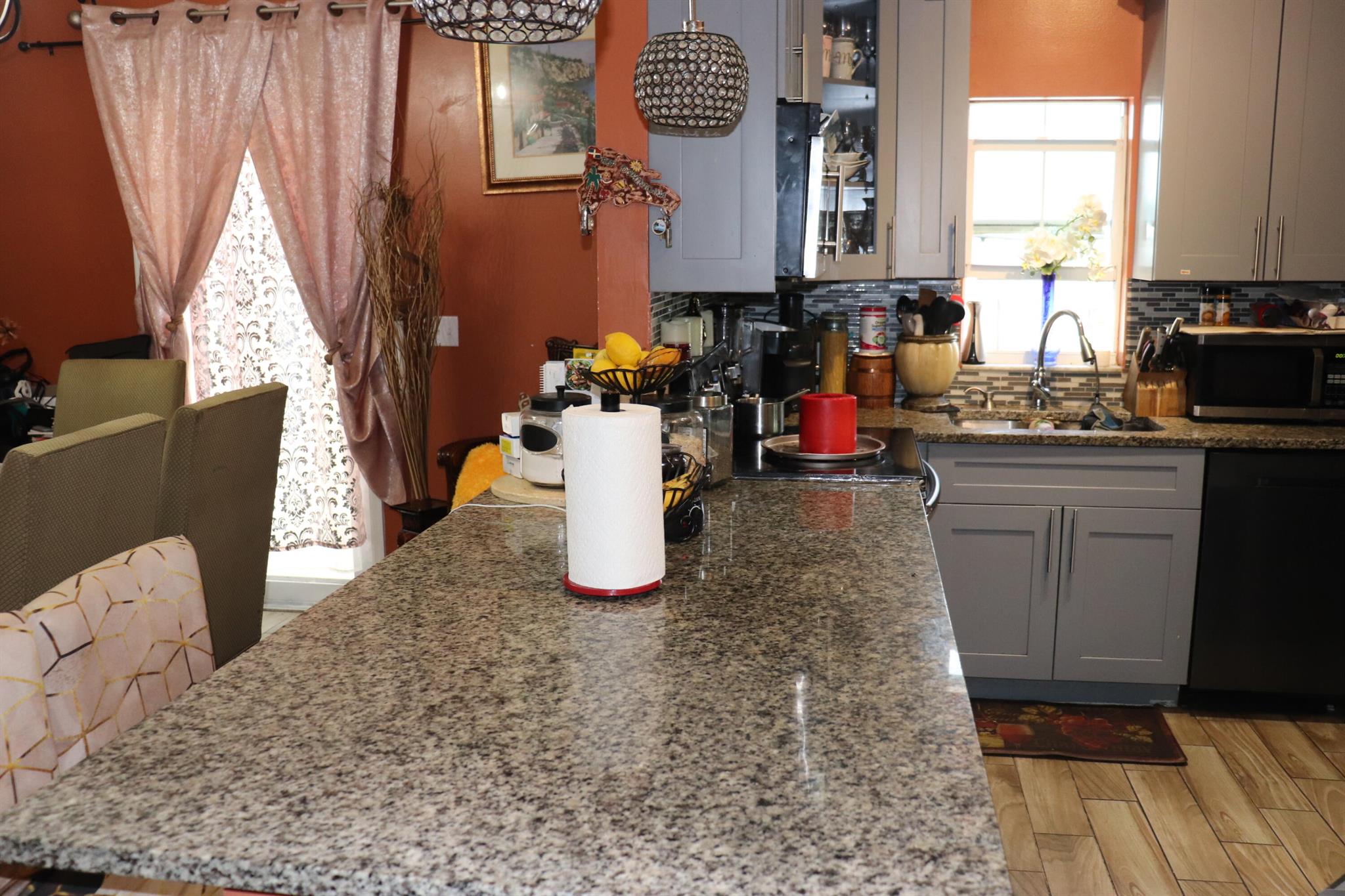 FRESHWATER 11TH & 12TH AV - Residential