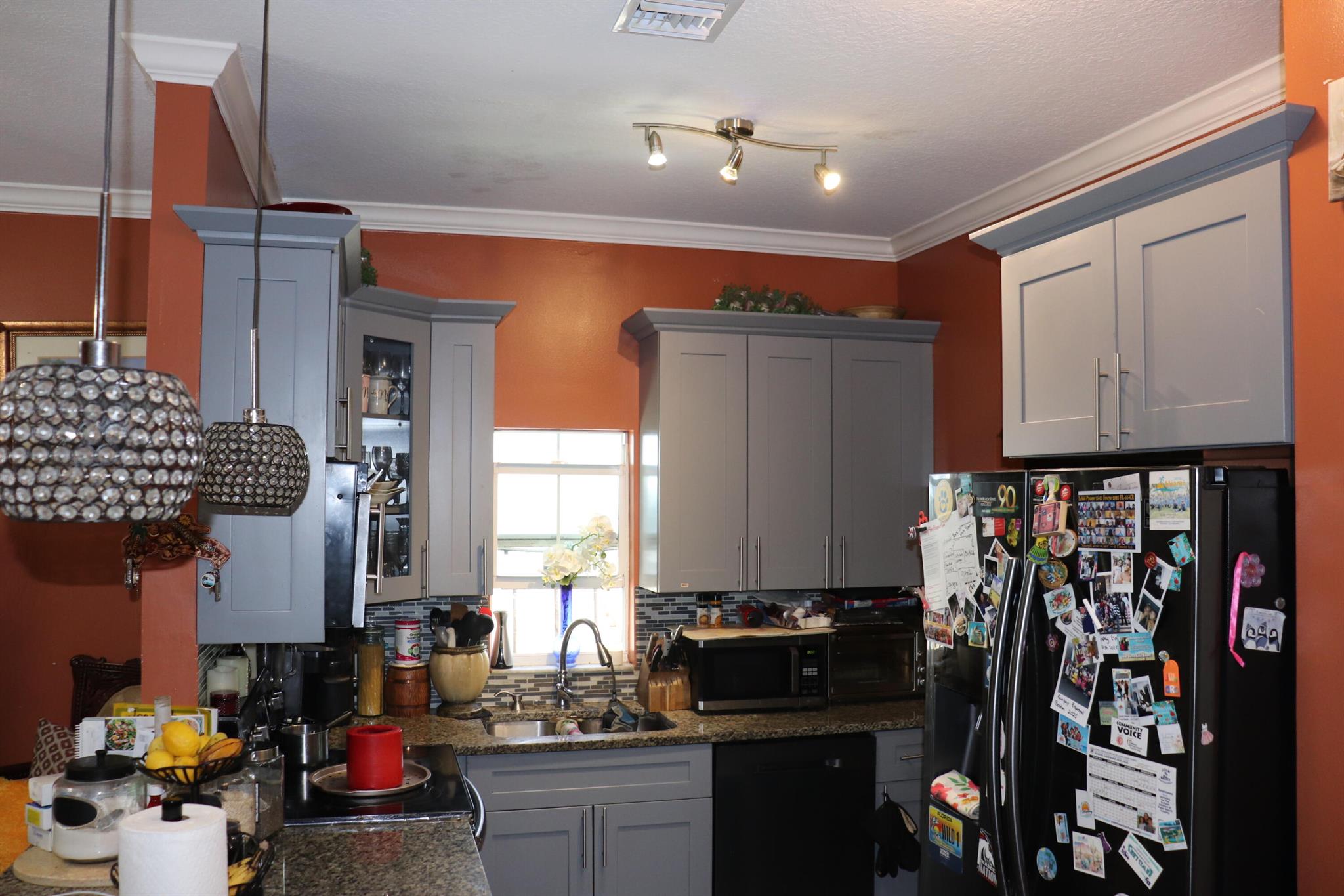 FRESHWATER 11TH & 12TH AV - Residential