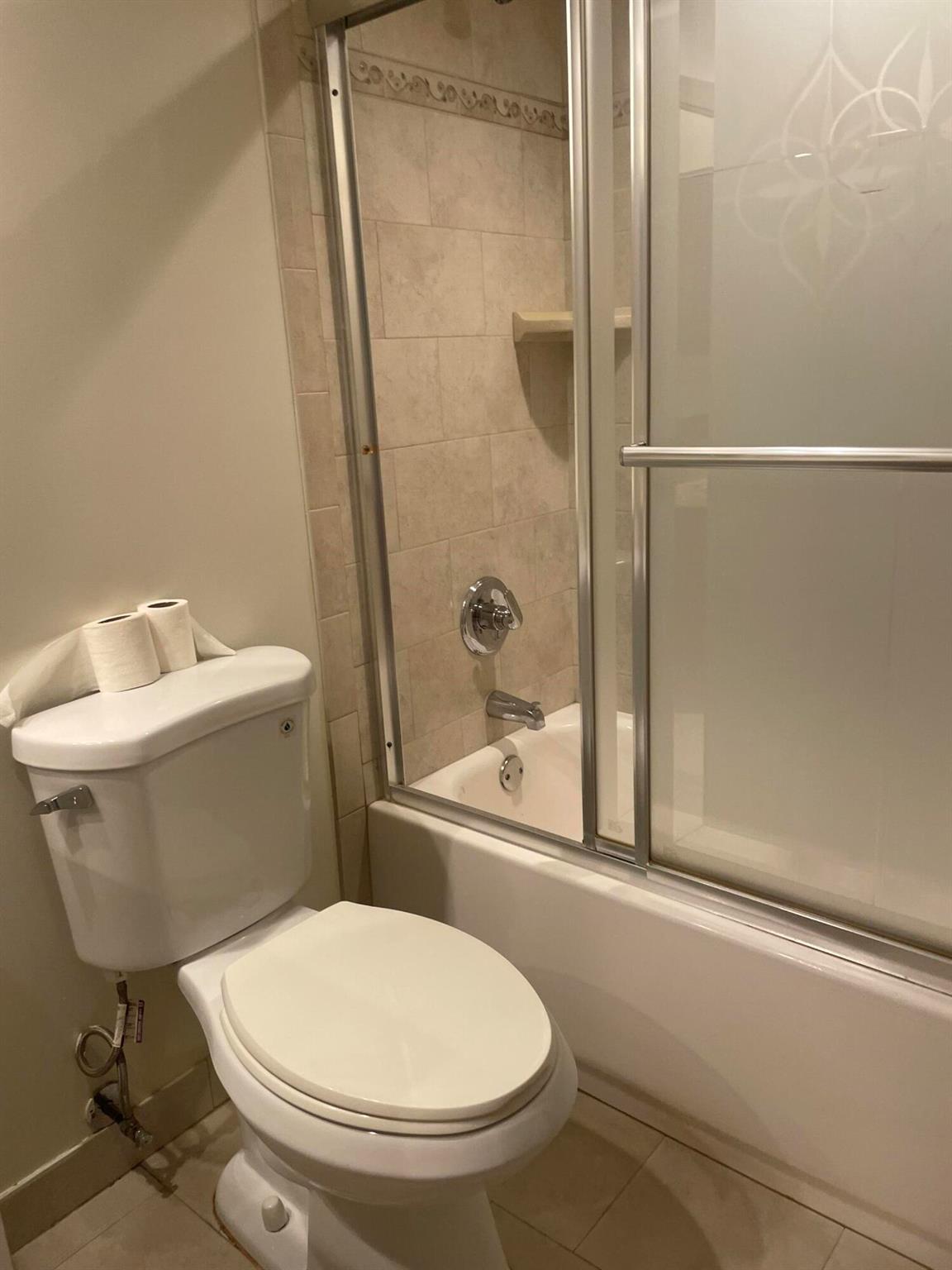 KINGS POINT PIEDMONT COND - Residential Lease