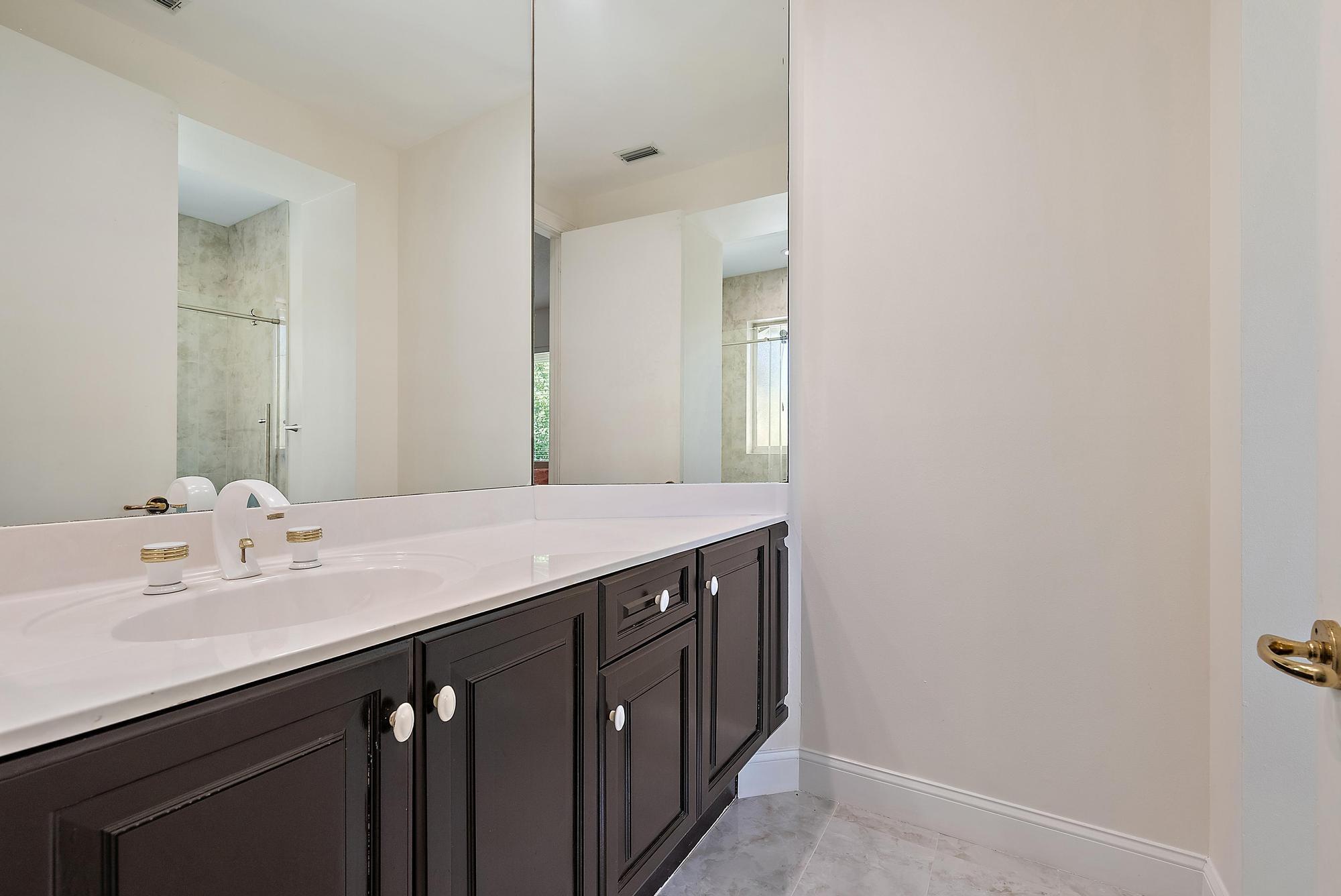 IBIS GOLF AND COUNTRY CLU - Residential