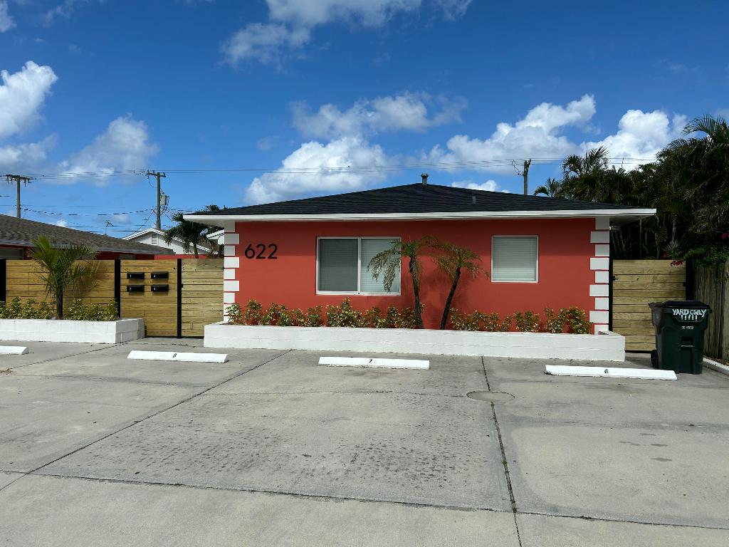 LAKE WORTH TOWN OF - Residential Lease